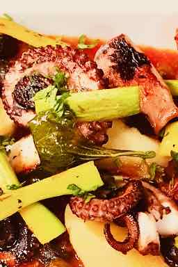 Octopus à la Sicilienne du chef Didier Meyer servi au rstaurant chez paul à Touët sur Var en saison.